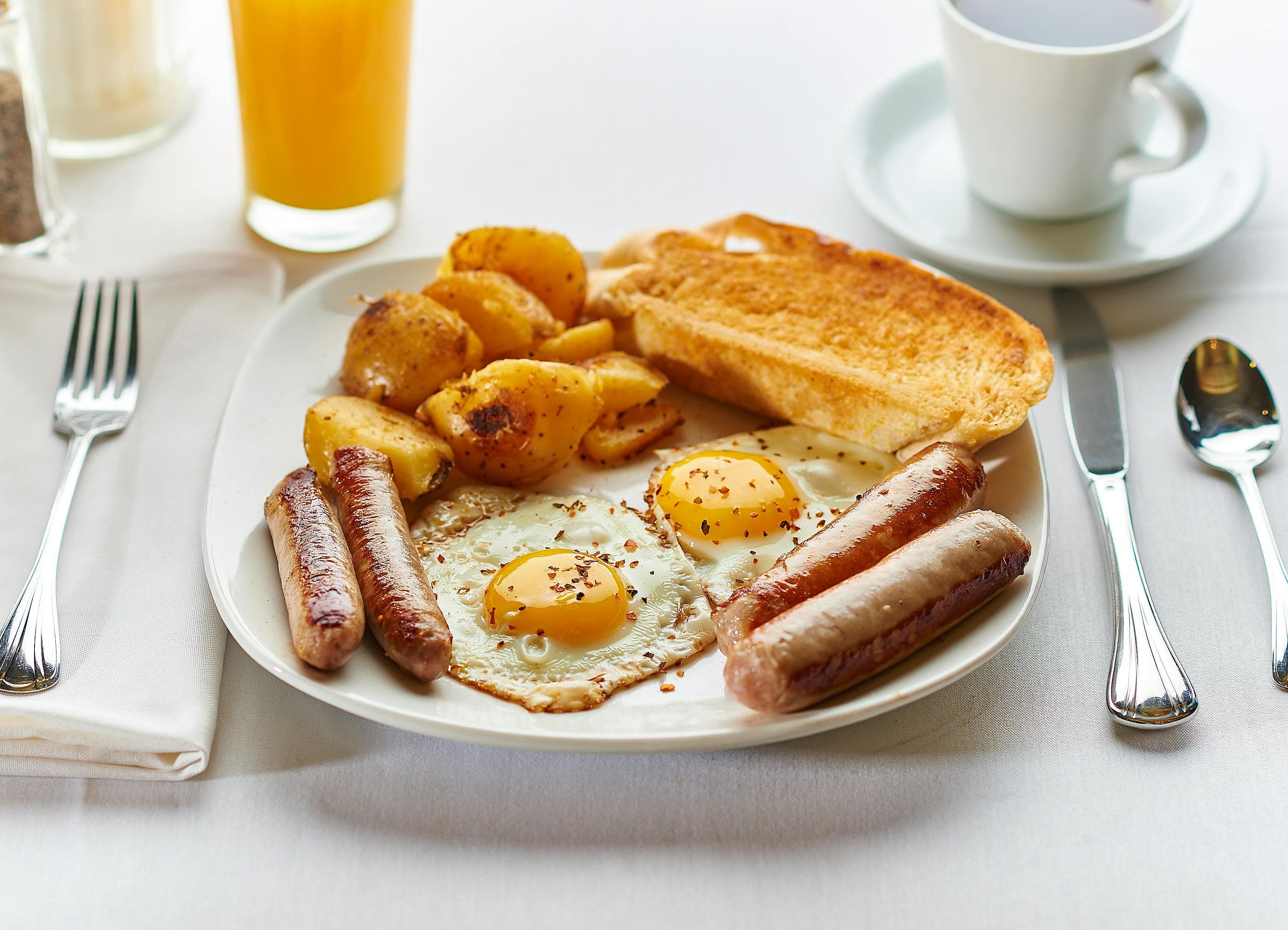 How Can Skipping Breakfast Affect Your Energy Consumption and Weight Loss?